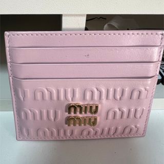 ミュウミュウ(miumiu)のmiumiu カードケース ピンク 正規品(パスケース/IDカードホルダー)