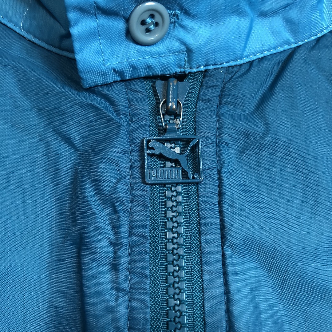 PUMA(プーマ)の【プーマ 中綿入りジャケット】90s ロゴ刺繍 チャーム XL 青 古着 メンズのジャケット/アウター(その他)の商品写真