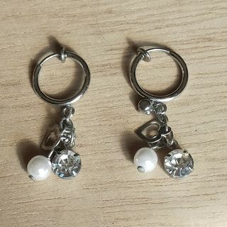 ピアス(ピアス)