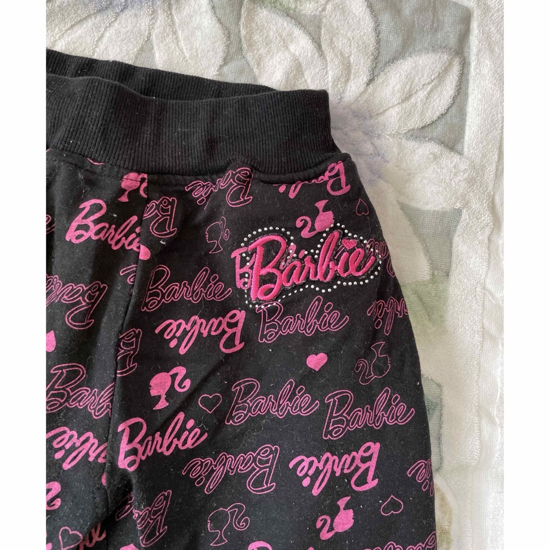 Barbie(バービー)のバービー　ロゴいっぱい　スウェットパンツ　140 黒 キッズ/ベビー/マタニティのキッズ服女の子用(90cm~)(パンツ/スパッツ)の商品写真