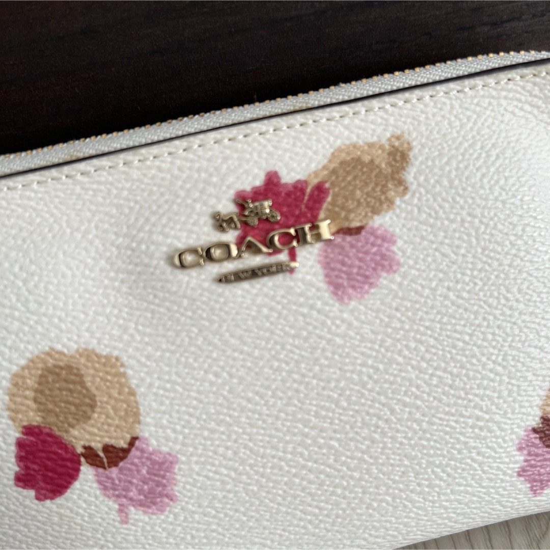 COACH(コーチ)のCOACH 花柄ポーチ レディースのファッション小物(ポーチ)の商品写真