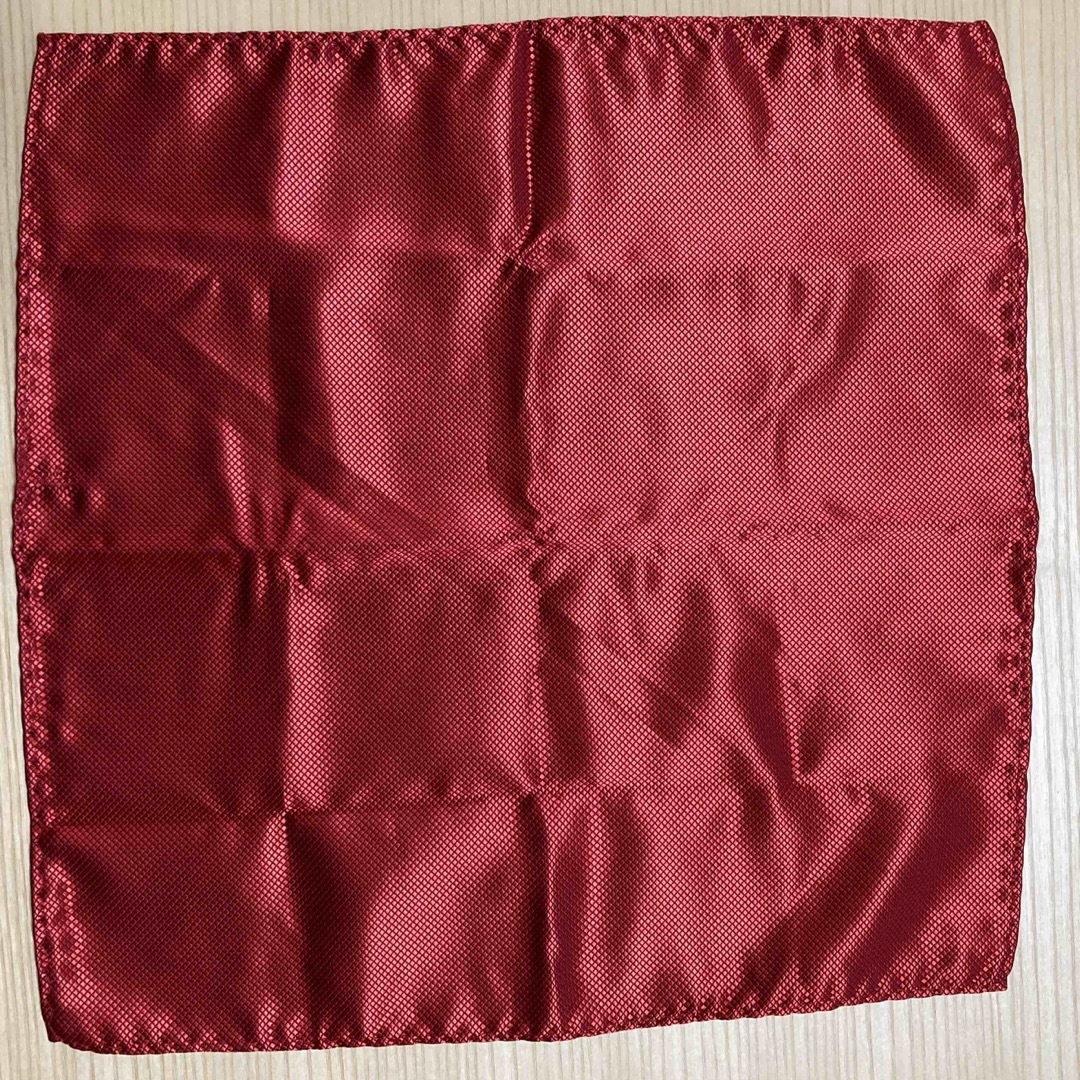 蝶ネクタイ　ポケットチーフ　赤 メンズのファッション小物(ハンカチ/ポケットチーフ)の商品写真