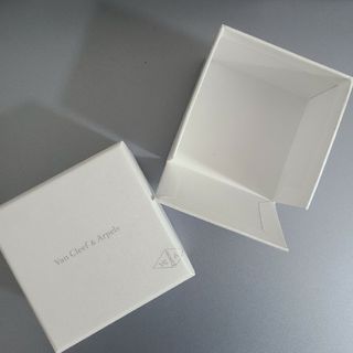 ヴァンクリーフアンドアーペル(Van Cleef & Arpels)のVan Cleef & Arpels ★外箱のみ★(ブレスレット/バングル)