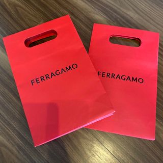 フェラガモ(Ferragamo)の2枚セット♡Ferragamo ♡フェラガモ 紙袋 ショッパー(ショップ袋)