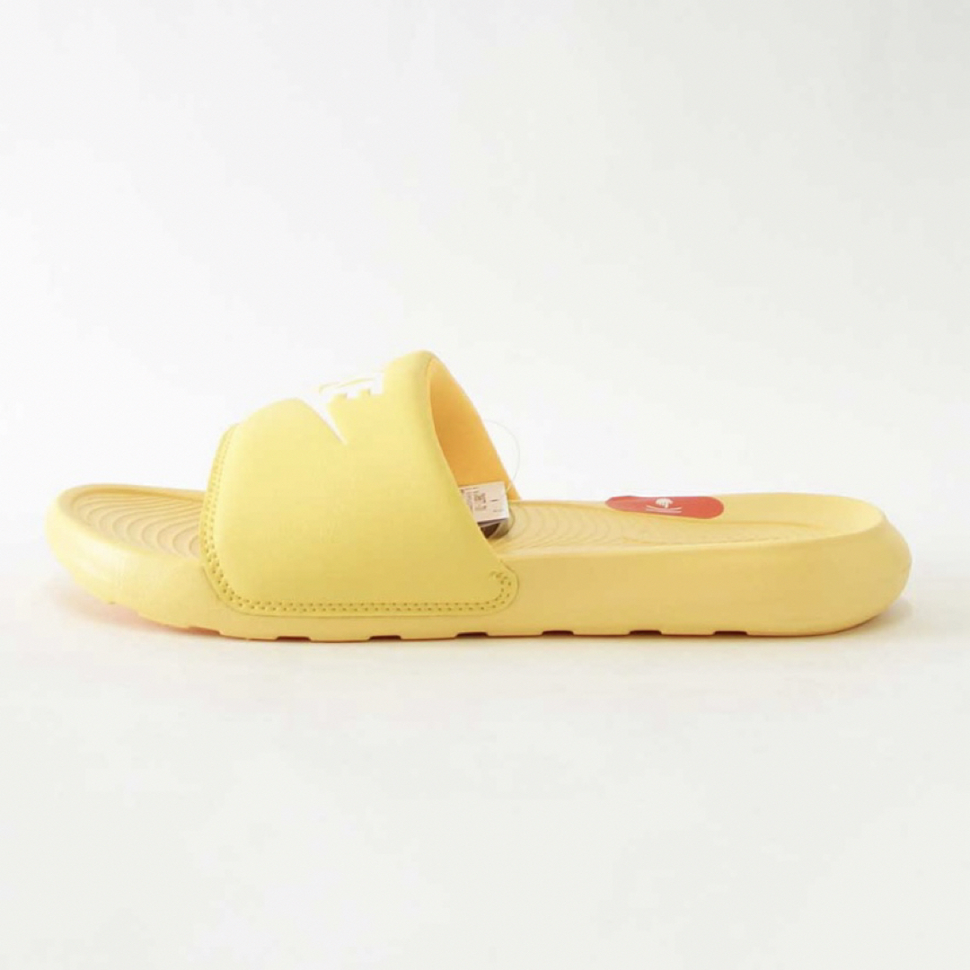 NIKE(ナイキ)のNIKE ナイキ ビクトリーワンスライド イエロー 25センチ 新品 タグ付き レディースの靴/シューズ(サンダル)の商品写真