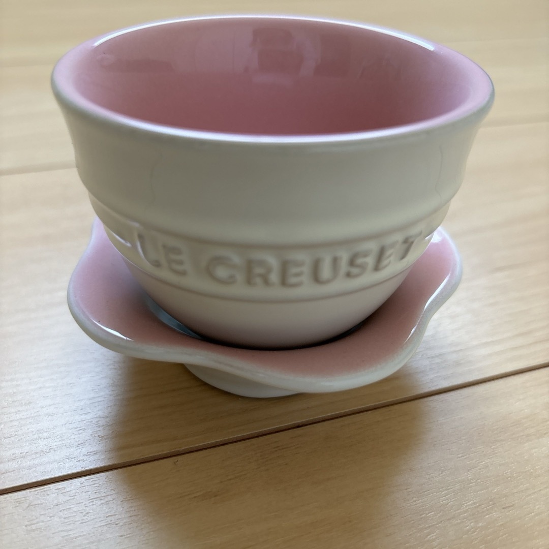 LE CREUSET(ルクルーゼ)の《2月限定値引き》3500→3300円ルクルーゼ ティーカップ&フラワーソーサー インテリア/住まい/日用品のキッチン/食器(食器)の商品写真