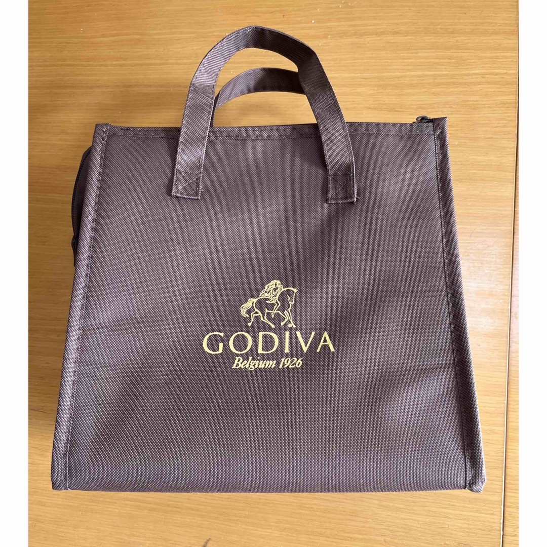 GODIVA(ゴディバ)のGODIVA 保冷バック 食品/飲料/酒の食品(菓子/デザート)の商品写真