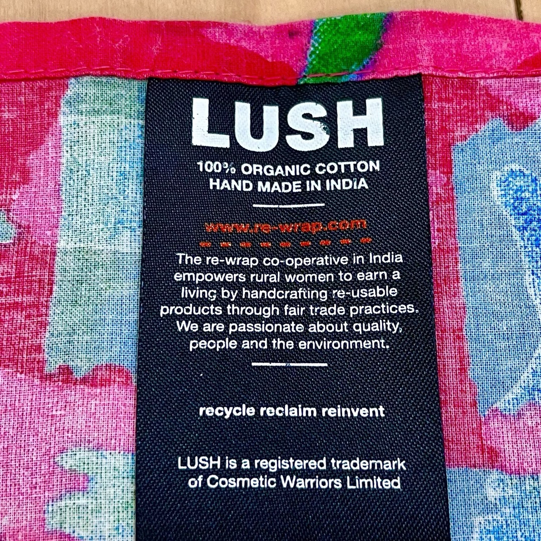 LUSH(ラッシュ)のLUSH 風呂敷 レディースのファッション小物(バンダナ/スカーフ)の商品写真