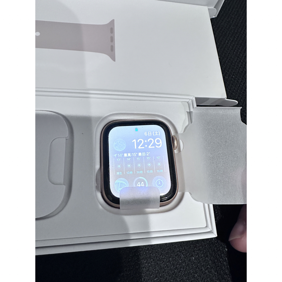 Apple Watch(アップルウォッチ)のAPPLE WATCH SE 44mm GPSモデル MKQ53J/A スマホ/家電/カメラのスマートフォン/携帯電話(その他)の商品写真