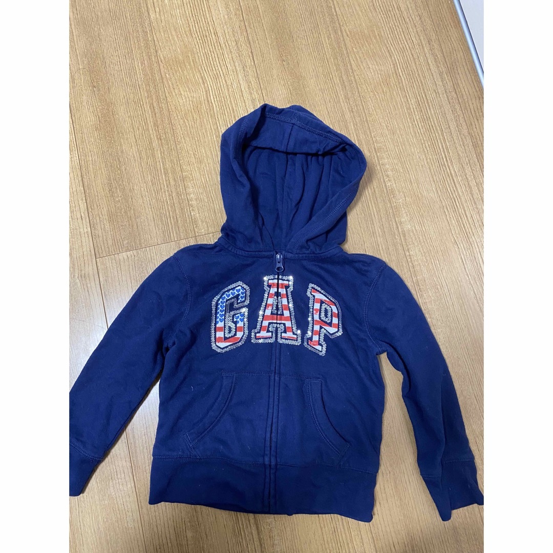 GAP Kids(ギャップキッズ)のGAP kids GIRLSパーカー キッズ/ベビー/マタニティのキッズ服女の子用(90cm~)(ジャケット/上着)の商品写真