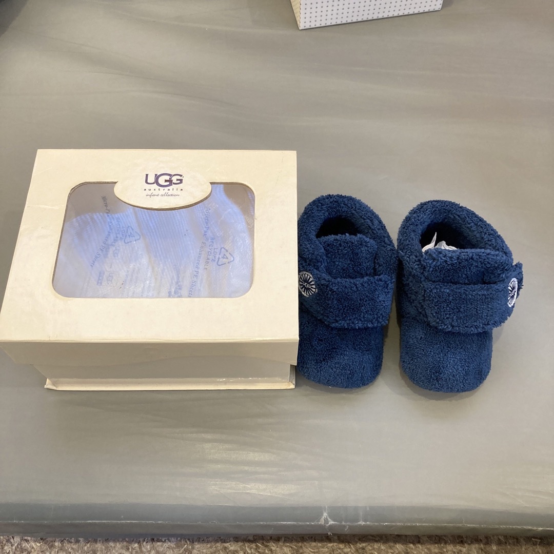 UGG(アグ)のアグ　ベビー　ブーツ　冬　箱付き キッズ/ベビー/マタニティのベビー靴/シューズ(~14cm)(その他)の商品写真