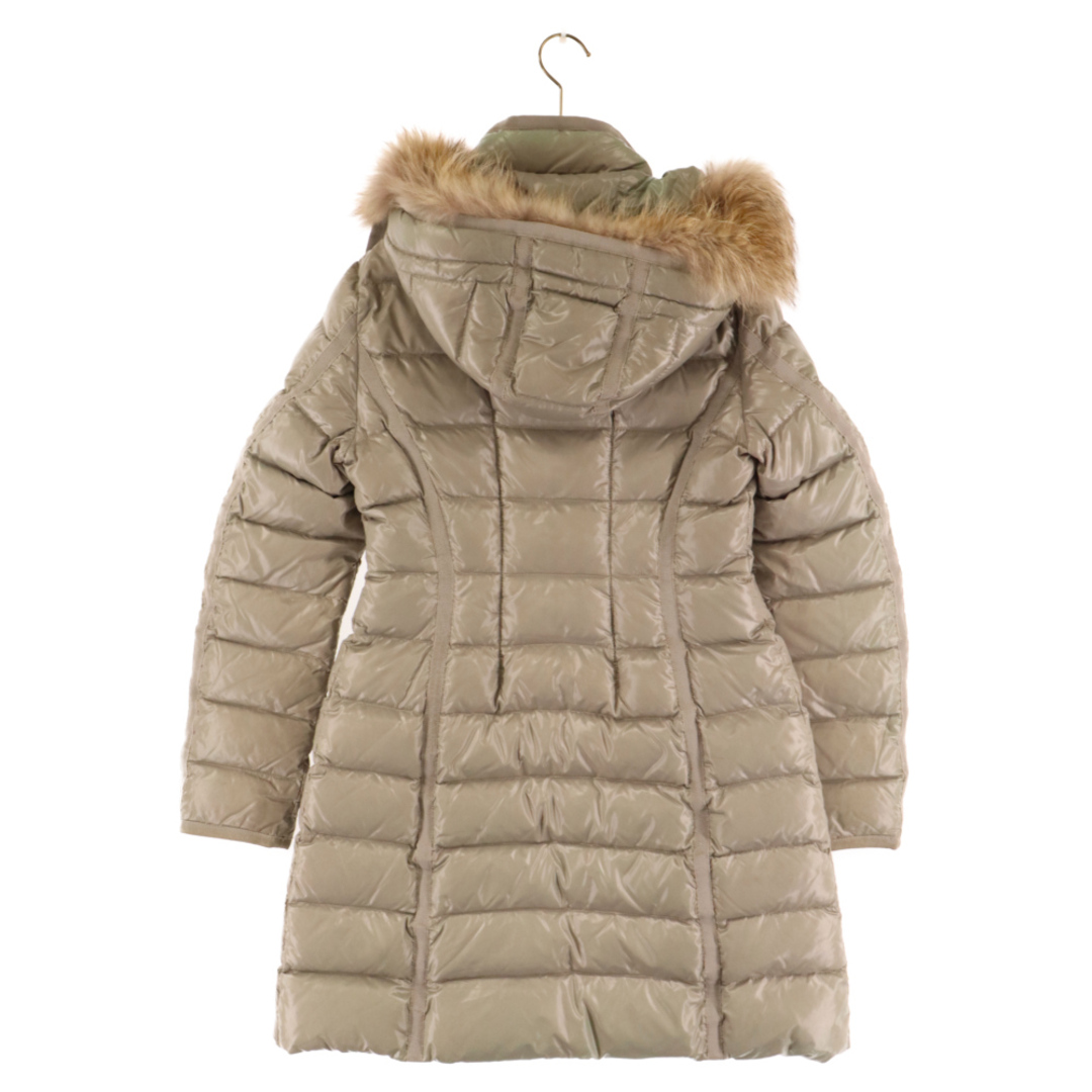 MONCLER(モンクレール)のMONCLER モンクレール HERMIFUR ロゴワッペン ファー付 ダウンコート アウター レディース 32093499561568950 グレーベージュ レディースのジャケット/アウター(その他)の商品写真