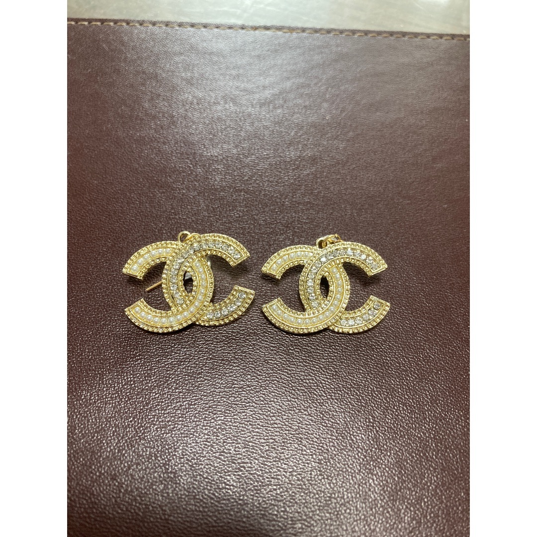 CHANEL(シャネル)のCHANEL  パールピアス　ゴールド レディースのアクセサリー(ピアス)の商品写真