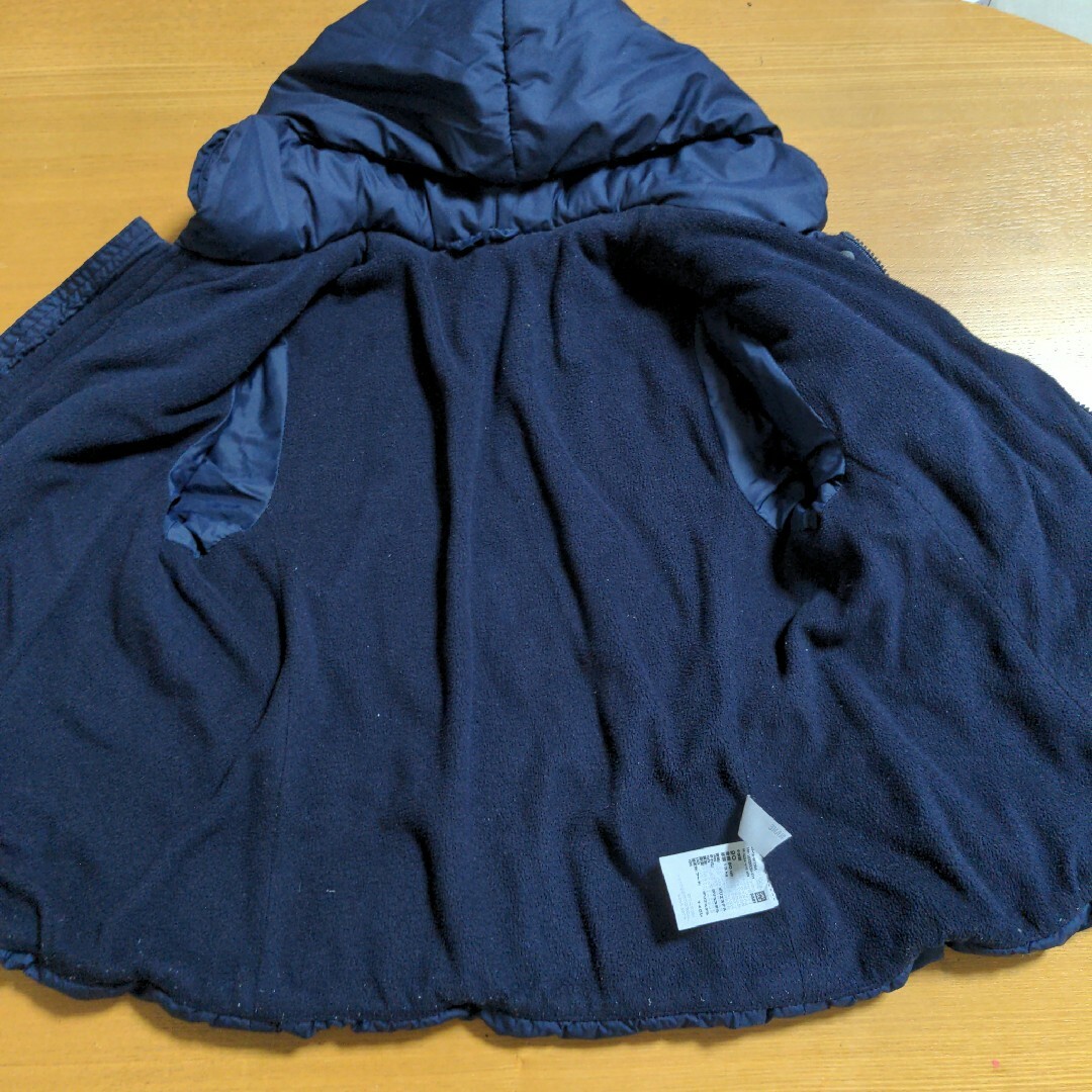 UNIQLO(ユニクロ)のUNIQLO　ネイビー　2way ダウン　サイズ90cm キッズ/ベビー/マタニティのキッズ服女の子用(90cm~)(コート)の商品写真