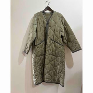 ハイク(HYKE)のHYKE【ハイク】QUIL TED LINER COAT (KHAKI)(ノーカラージャケット)