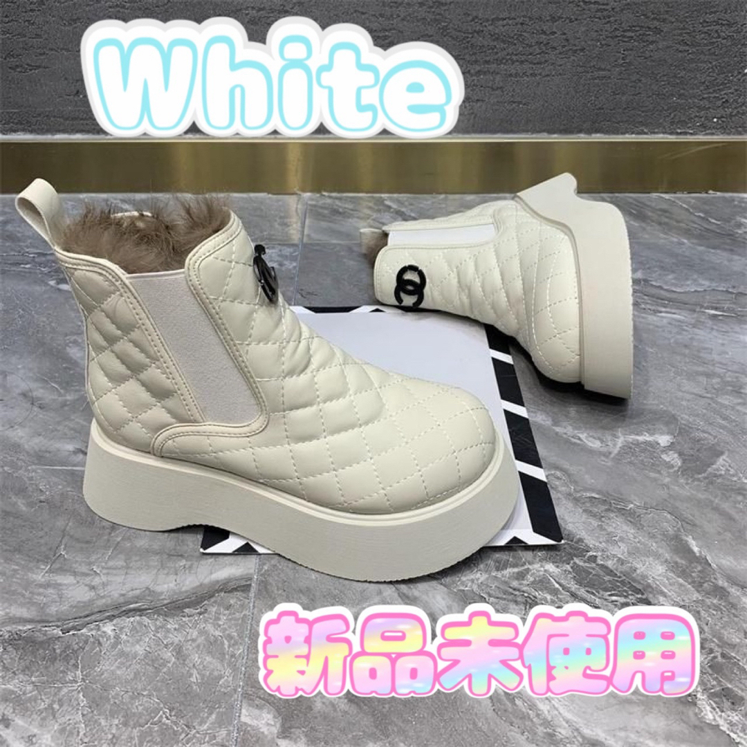 れもんみるく様専用　キルティングブーツ ショートブーツ White白  レディースの靴/シューズ(ブーツ)の商品写真