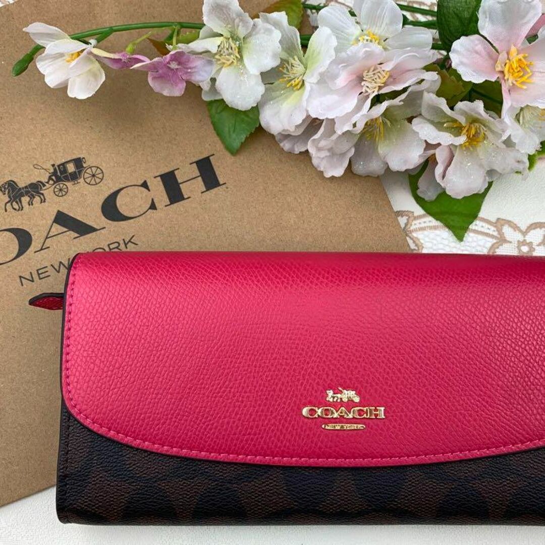 COACH(コーチ)のCOACH シグネチャー ブラウン ピンクカバー フラップ開閉 レディースのファッション小物(財布)の商品写真