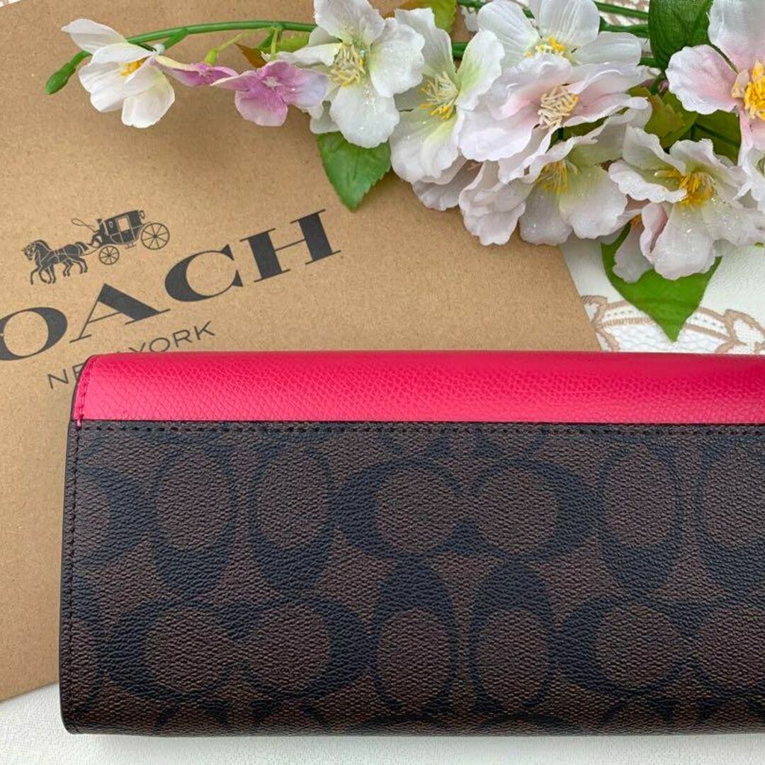 COACH(コーチ)のCOACH シグネチャー ブラウン ピンクカバー フラップ開閉 レディースのファッション小物(財布)の商品写真