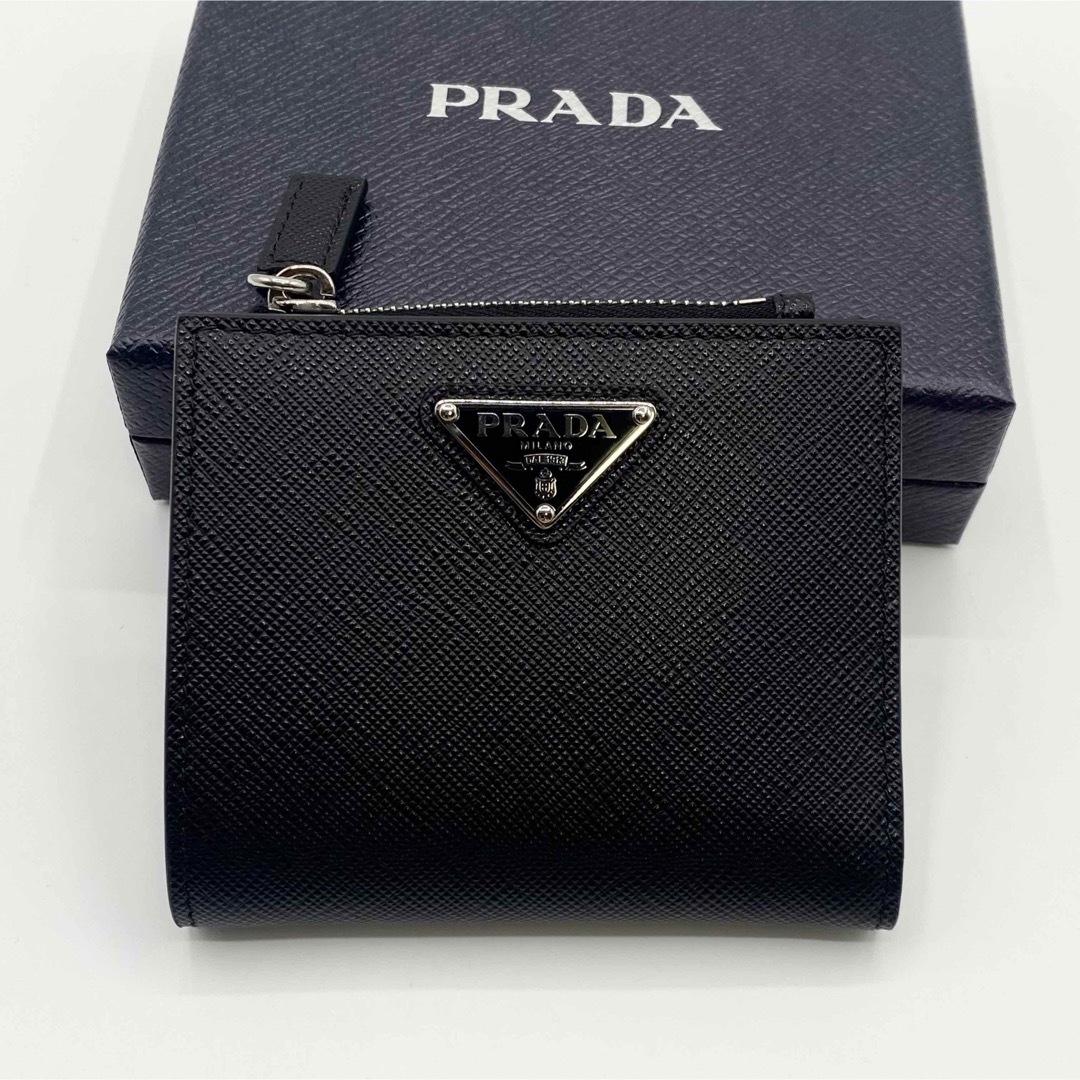 ファッション小物新品未使用！送料込み★PRADA★サフィアーノ トライアングル 小銭入れ 財布