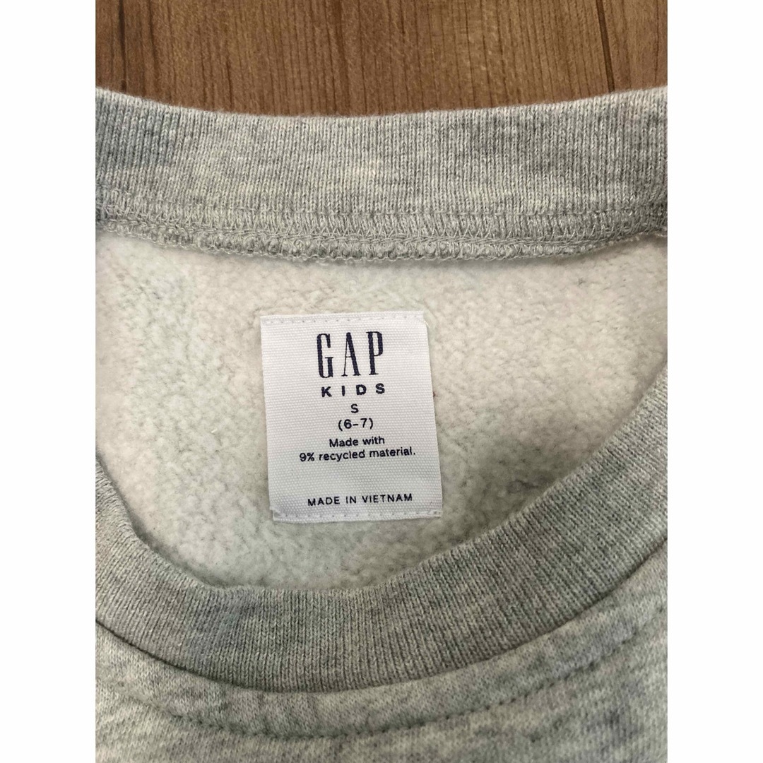 GAP Kids(ギャップキッズ)のRay様専用　美品☆ GAP KIDS 裏起毛トレーナー　6-7歳用　120cm キッズ/ベビー/マタニティのキッズ服女の子用(90cm~)(Tシャツ/カットソー)の商品写真