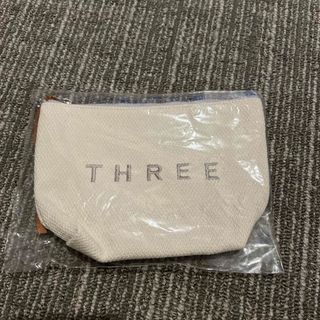 スリー(THREE)のTHREE ポーチ ノベルティ(ポーチ)