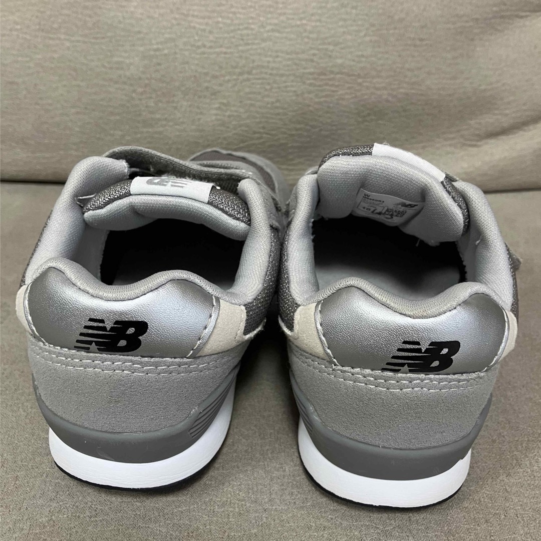 996（New Balance）(キュウキュウロク)のNB ニューバランス グレー 16.0cm キッズシューズ　スニーカー 子ども靴 キッズ/ベビー/マタニティのキッズ靴/シューズ(15cm~)(スニーカー)の商品写真
