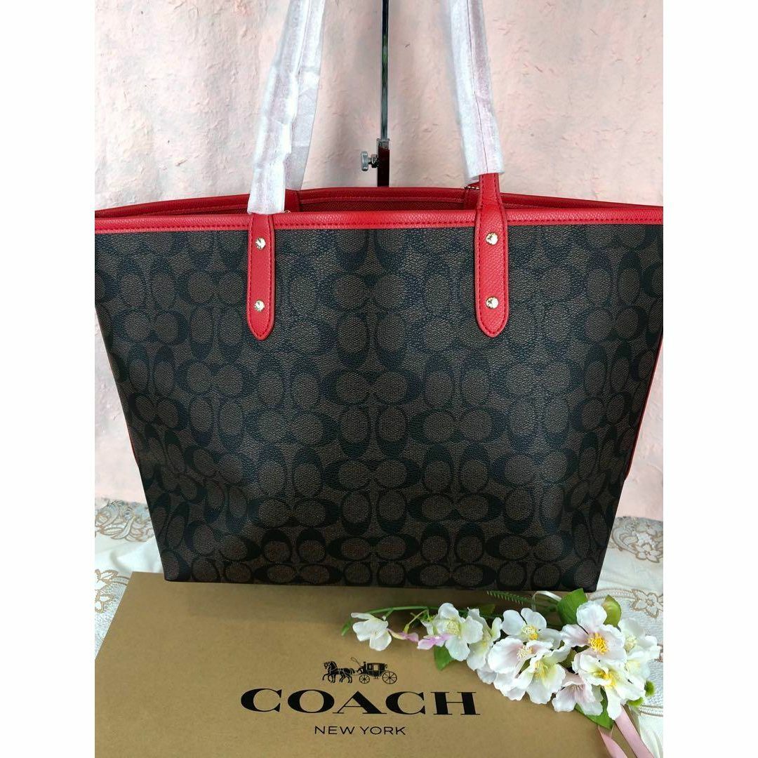 COACH(コーチ)のCOACH コーチ リバーシブル ダークブラウン シグネチャー レッド レディースのバッグ(トートバッグ)の商品写真