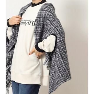 シューラルー(SHOO・LA・RUE)の袖付きストール(マフラー/ショール)