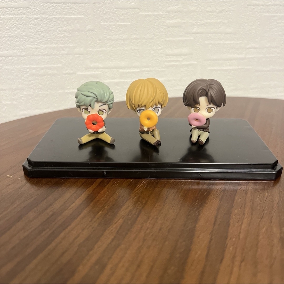 防弾少年団(BTS)(ボウダンショウネンダン)のかくれんぼフィギュア TinyTAN Hide&Seek セット エンタメ/ホビーのおもちゃ/ぬいぐるみ(キャラクターグッズ)の商品写真