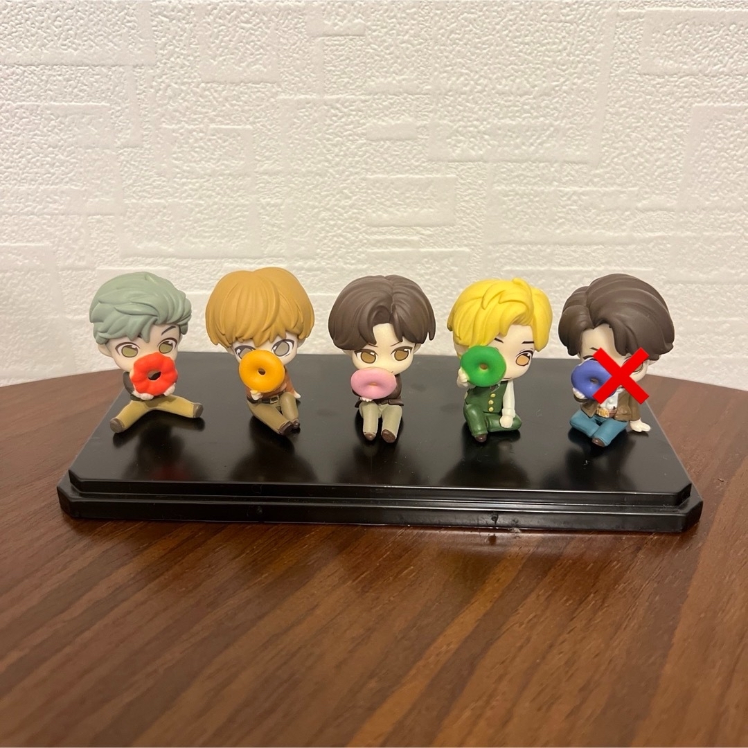 防弾少年団(BTS)(ボウダンショウネンダン)のかくれんぼフィギュア TinyTAN Hide&Seek セット エンタメ/ホビーのおもちゃ/ぬいぐるみ(キャラクターグッズ)の商品写真