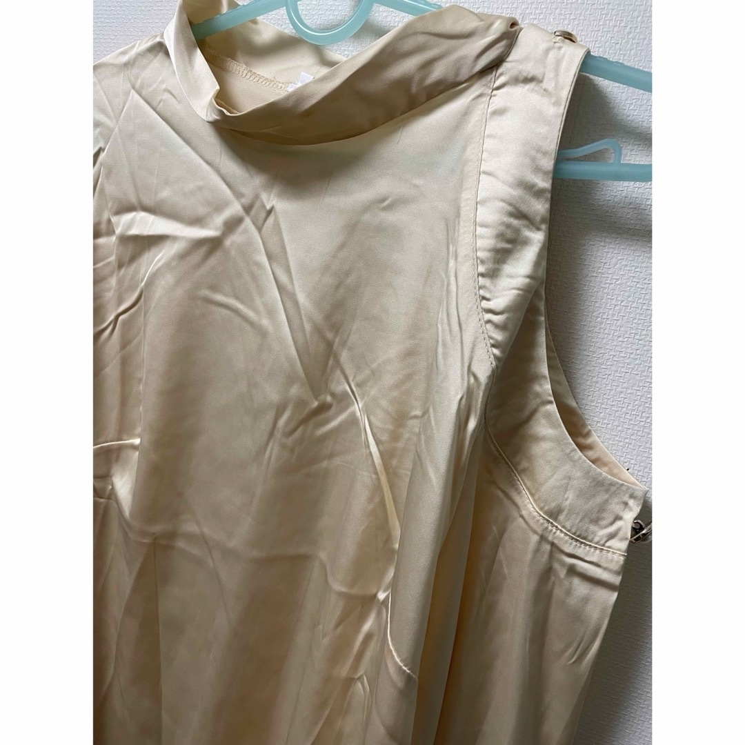 美品 Tika サテン長袖ブラウス＆タイトスカートのセットアップ L レディースのフォーマル/ドレス(その他)の商品写真