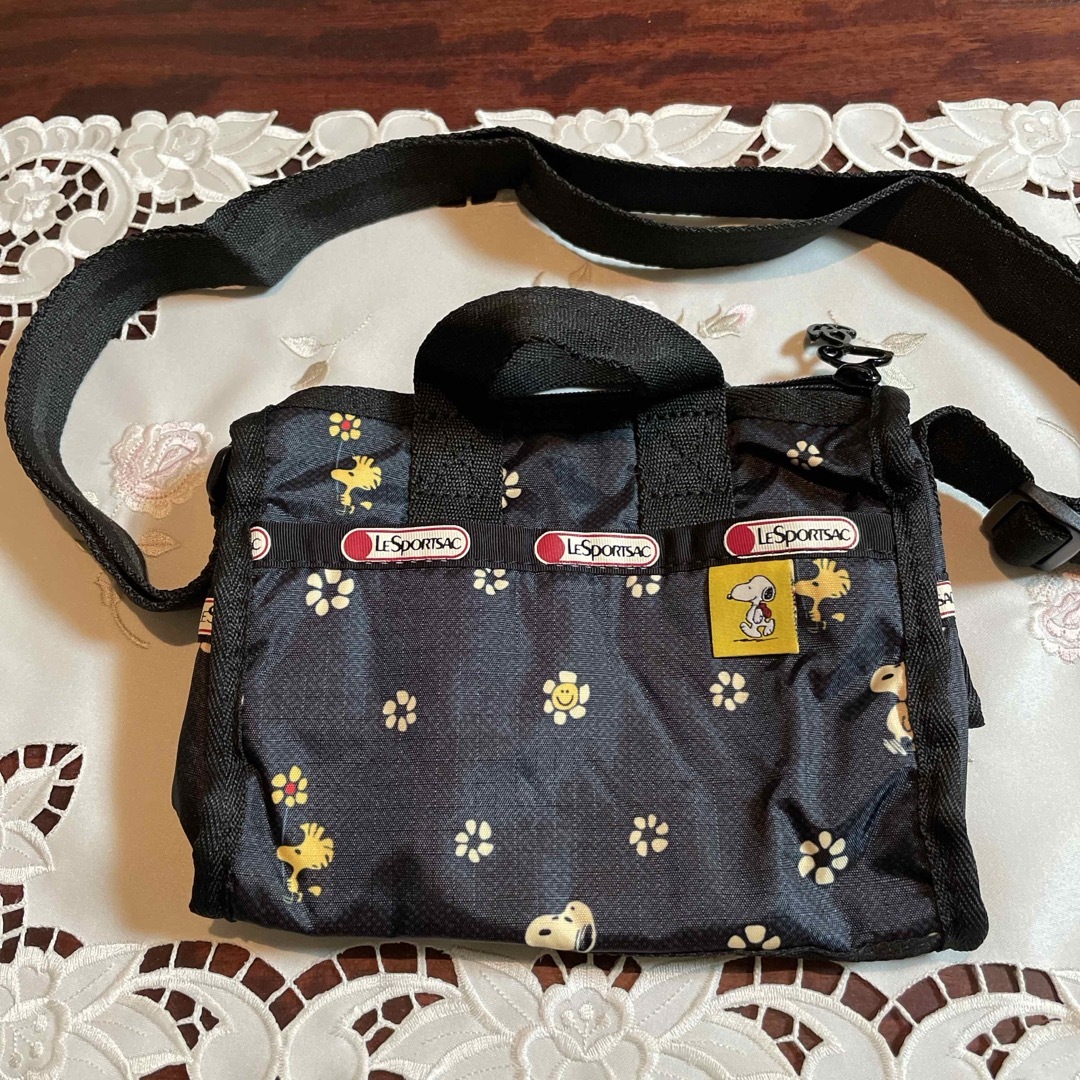 LeSportsac(レスポートサック)の人気❣️レスポサック　バック❣️スヌーピー❣️ レディースのバッグ(ショルダーバッグ)の商品写真