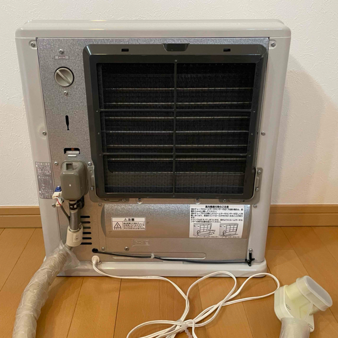 コロナ(コロナ)のコロナ　温水ルームヒーター　CRH-400CS スマホ/家電/カメラの冷暖房/空調(ファンヒーター)の商品写真