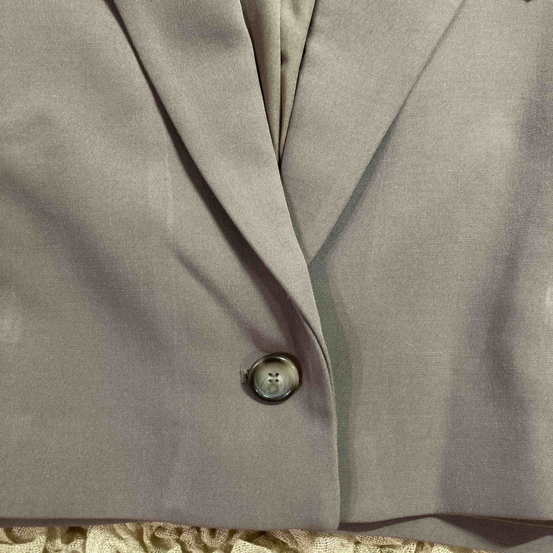 ZARA(ザラ)の【新品】ZARA ショートジャケット　ブラウン　L size レディースのジャケット/アウター(テーラードジャケット)の商品写真
