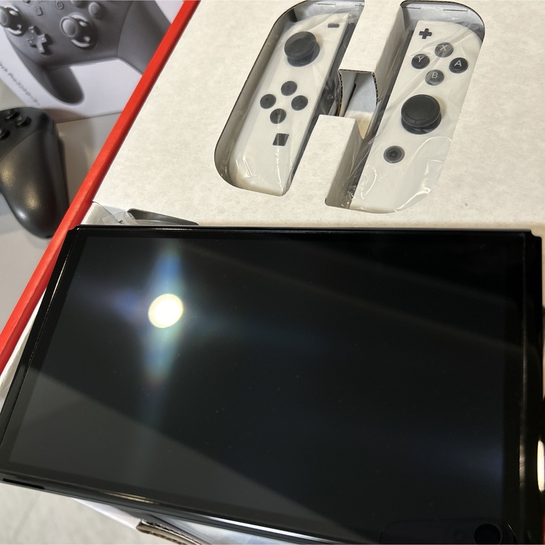 Nintendo Switch - Switch本体有機EL JCホワイト、純正コントローラー