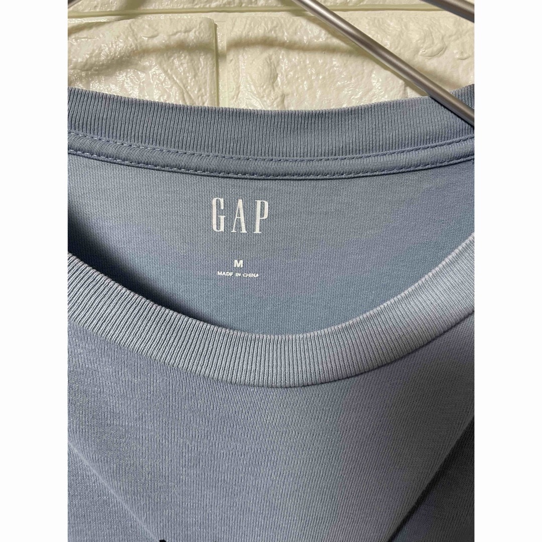 GAP(ギャップ)のGAP ロンT バックプリント Mサイズ 水色 メンズのトップス(Tシャツ/カットソー(七分/長袖))の商品写真