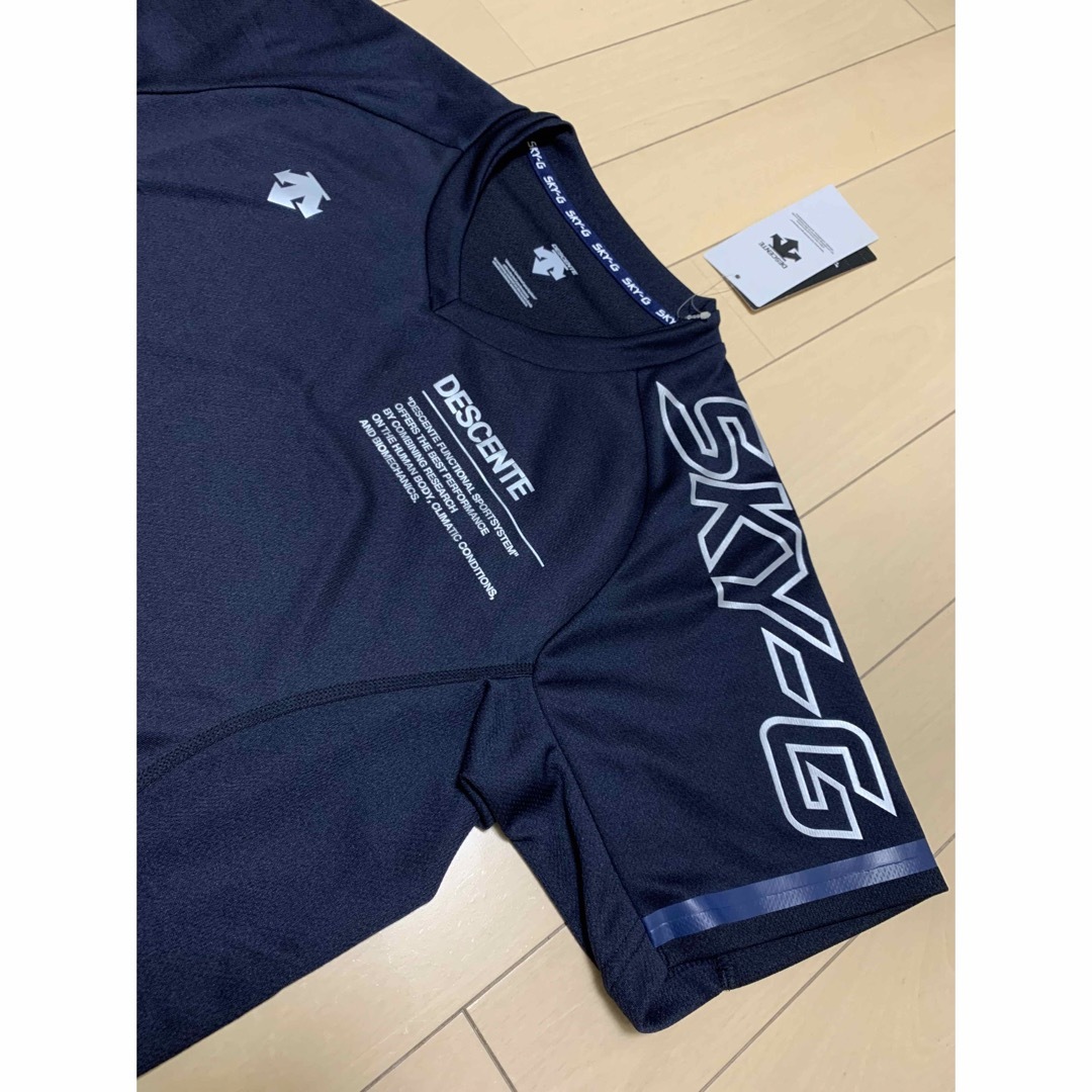 DESCENTE(デサント)の【新品】デサント半袖Tシャツ◆SKY-Gメンズ ネイビー紺色◆バレー◆匿名配送 メンズのトップス(Tシャツ/カットソー(半袖/袖なし))の商品写真