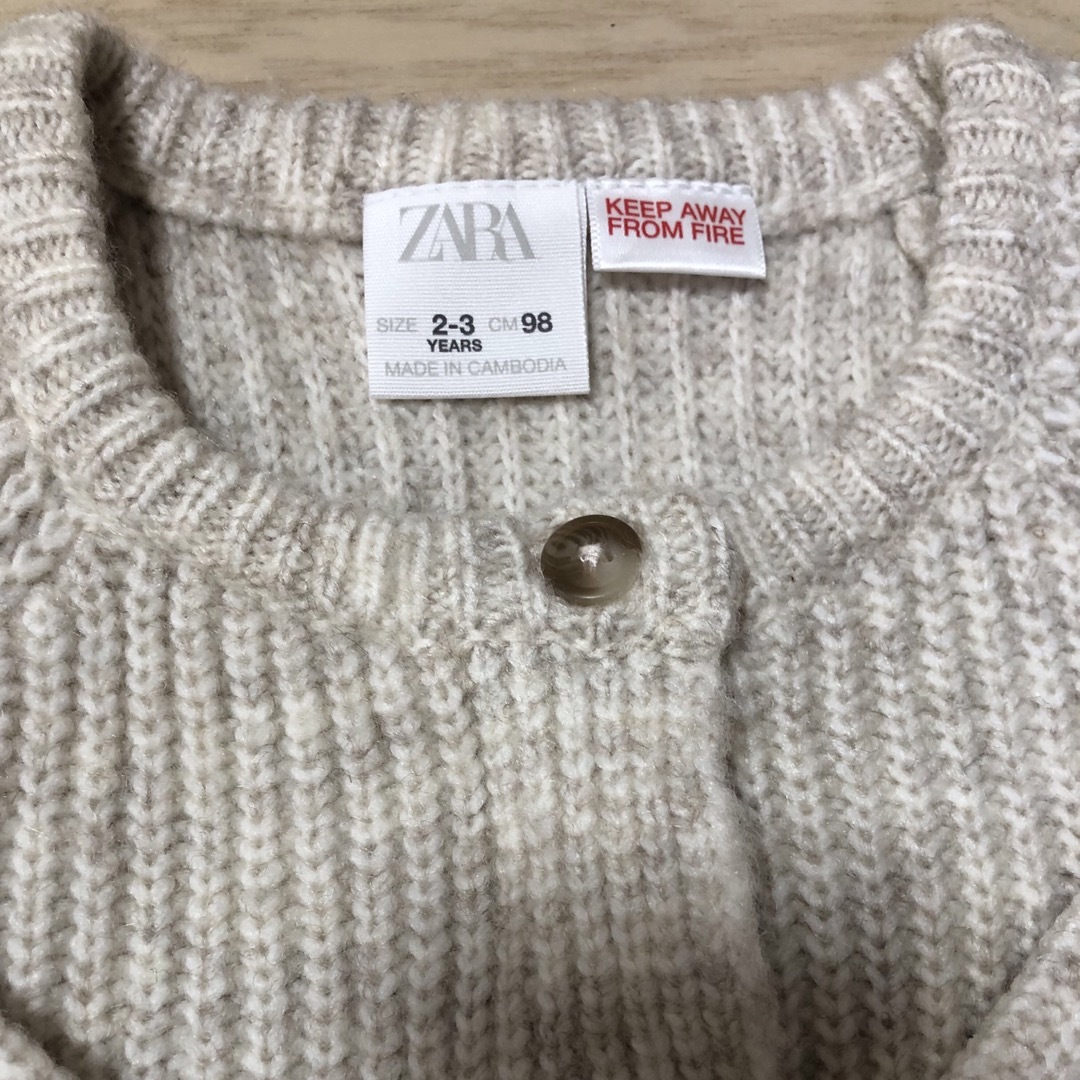 ZARA KIDS(ザラキッズ)のZARA 98cm 秋冬 女の子セット キッズ/ベビー/マタニティのキッズ服女の子用(90cm~)(パジャマ)の商品写真