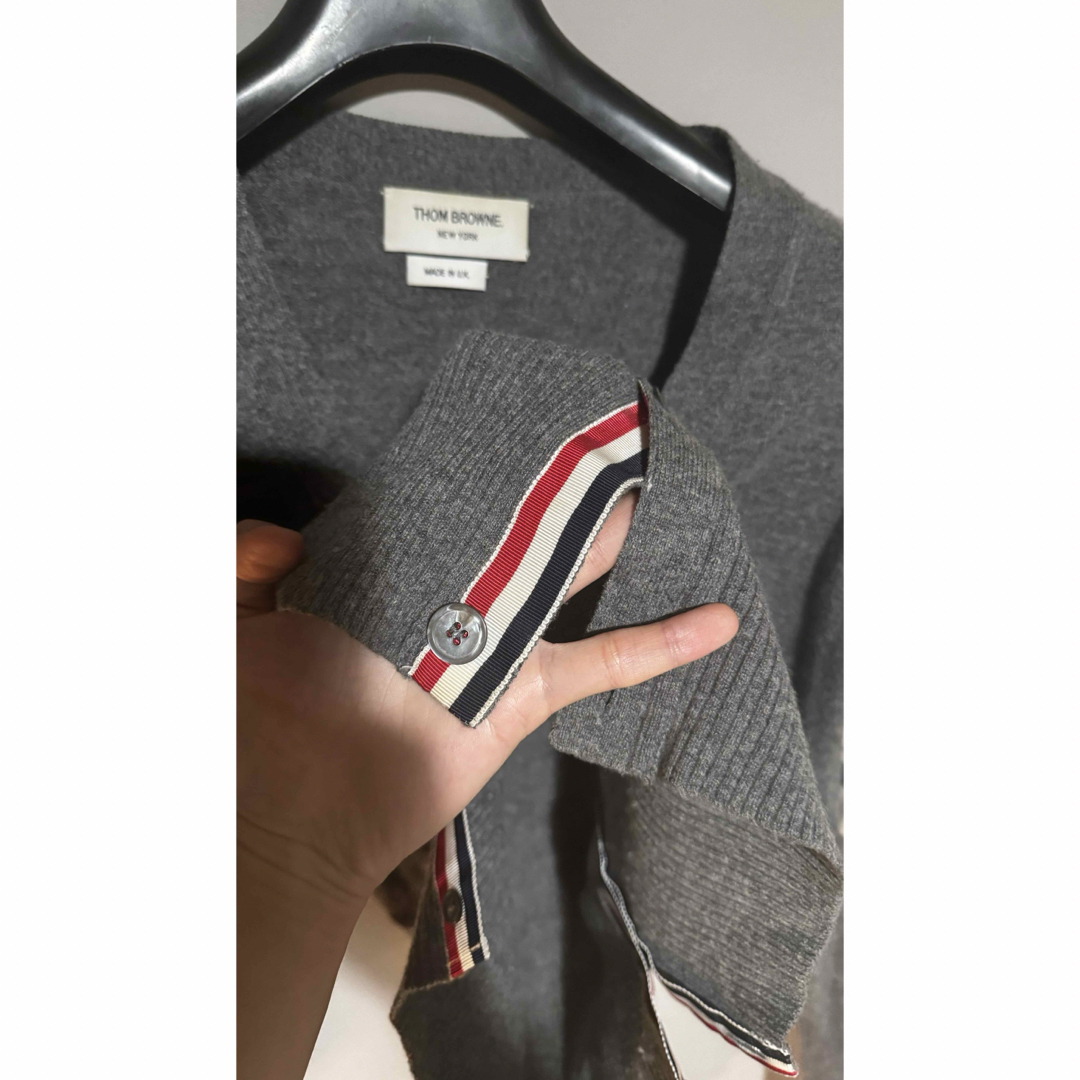 THOM BROWNE(トムブラウン)のトムブラウン  4Bar カシミア　カーディガン　グレー　size 2 メンズのトップス(カーディガン)の商品写真