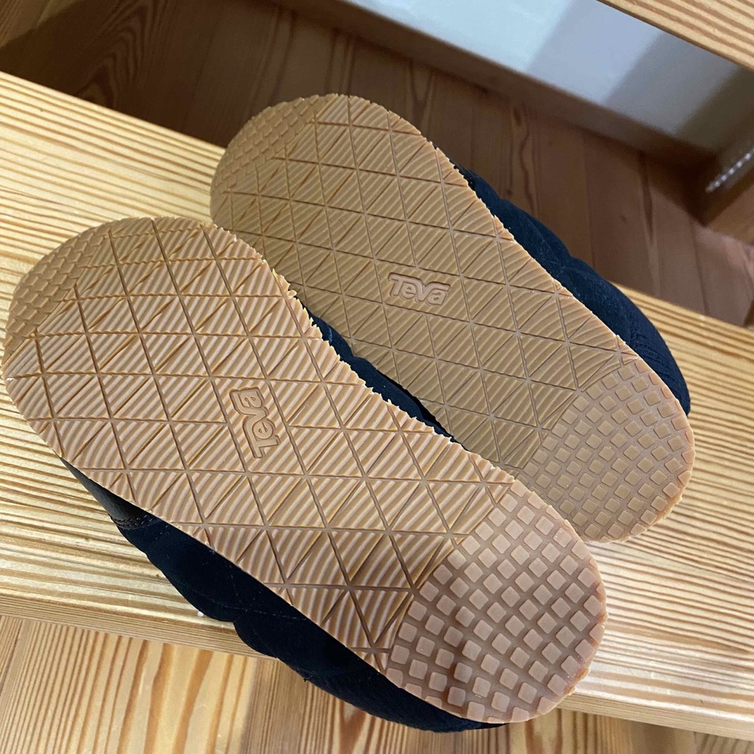 Teva(テバ)の23cm uk4 teva Ember Moc Shearling モック レディースの靴/シューズ(スニーカー)の商品写真