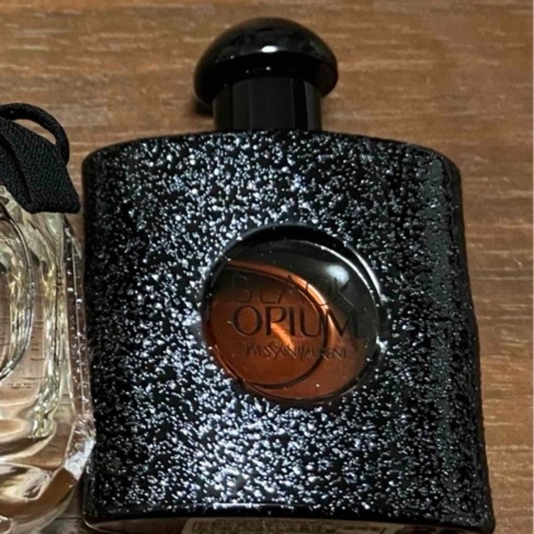 Yves Saint Laurent(イヴサンローラン)の専用　イヴサンローラン　香水　ミニサイズ  ブラックOP 7.5ml コスメ/美容の香水(香水(女性用))の商品写真