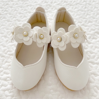 白いお花の靴(フォーマルシューズ)