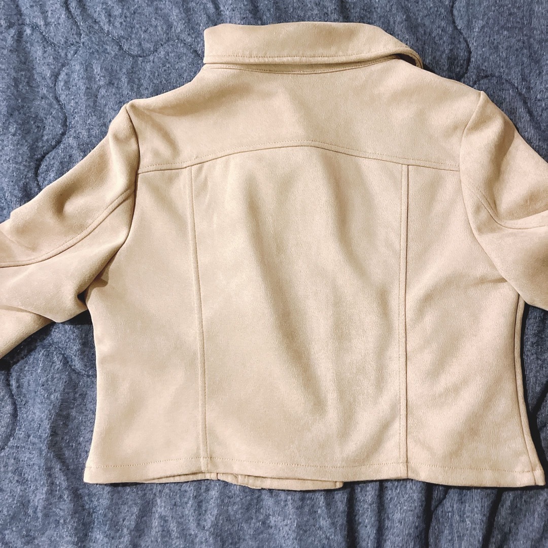 aquaist ベージュ　アウター　ジャケット レディースのジャケット/アウター(ブルゾン)の商品写真