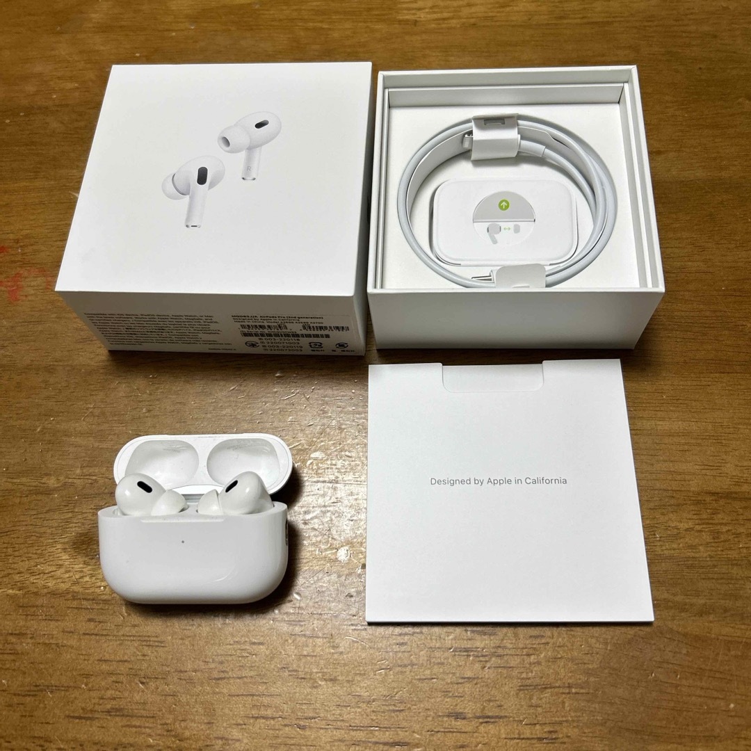 Apple(アップル)のアップル Airpods Pro 第2世代 スマホ/家電/カメラのオーディオ機器(ヘッドフォン/イヤフォン)の商品写真