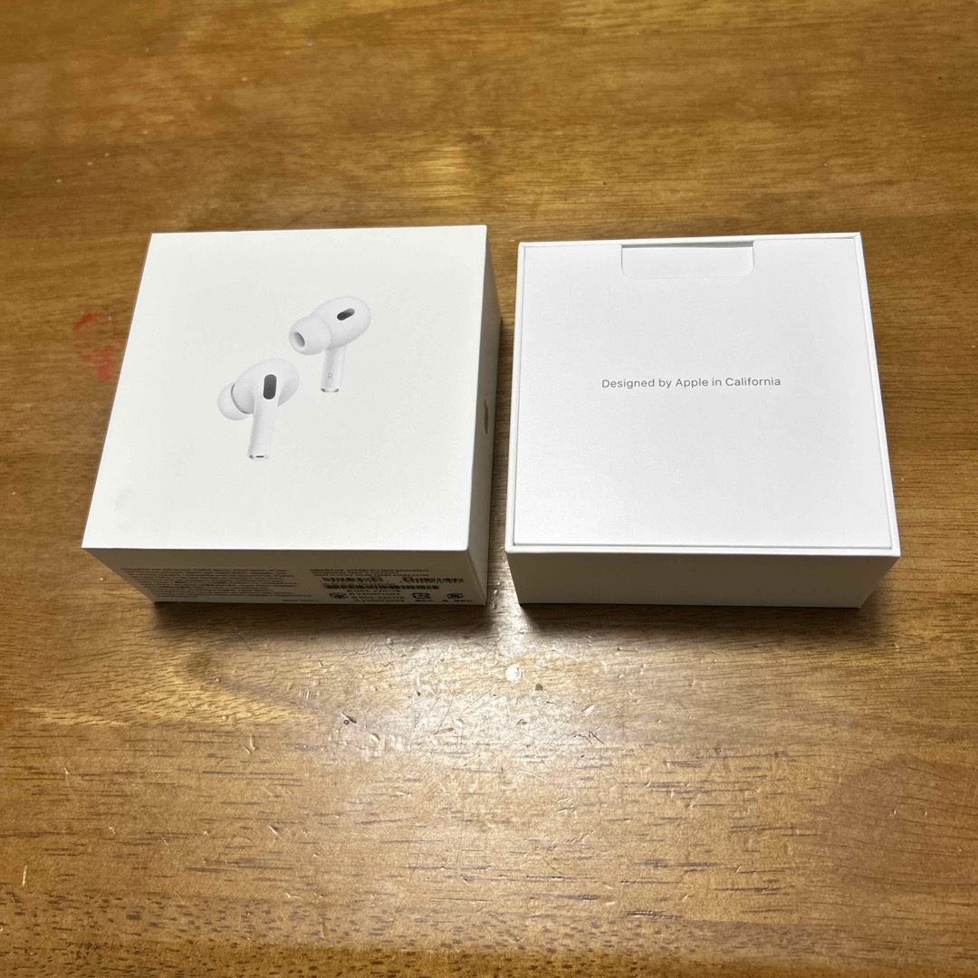 Apple(アップル)のアップル Airpods Pro 第2世代 スマホ/家電/カメラのオーディオ機器(ヘッドフォン/イヤフォン)の商品写真