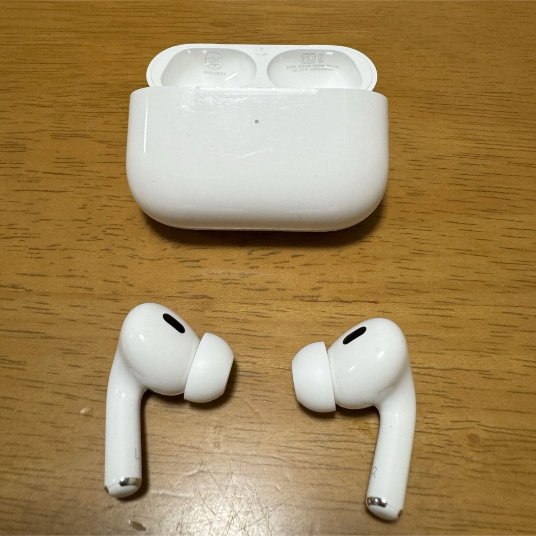 Apple(アップル)のアップル Airpods Pro 第2世代 スマホ/家電/カメラのオーディオ機器(ヘッドフォン/イヤフォン)の商品写真