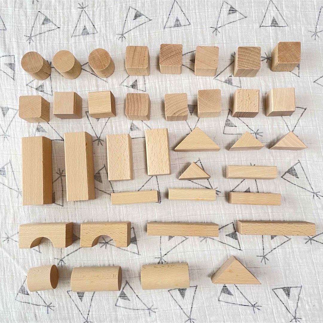 ブナの木　積み木　36個セット 木材 端材　ブロック キッズ/ベビー/マタニティのおもちゃ(積み木/ブロック)の商品写真