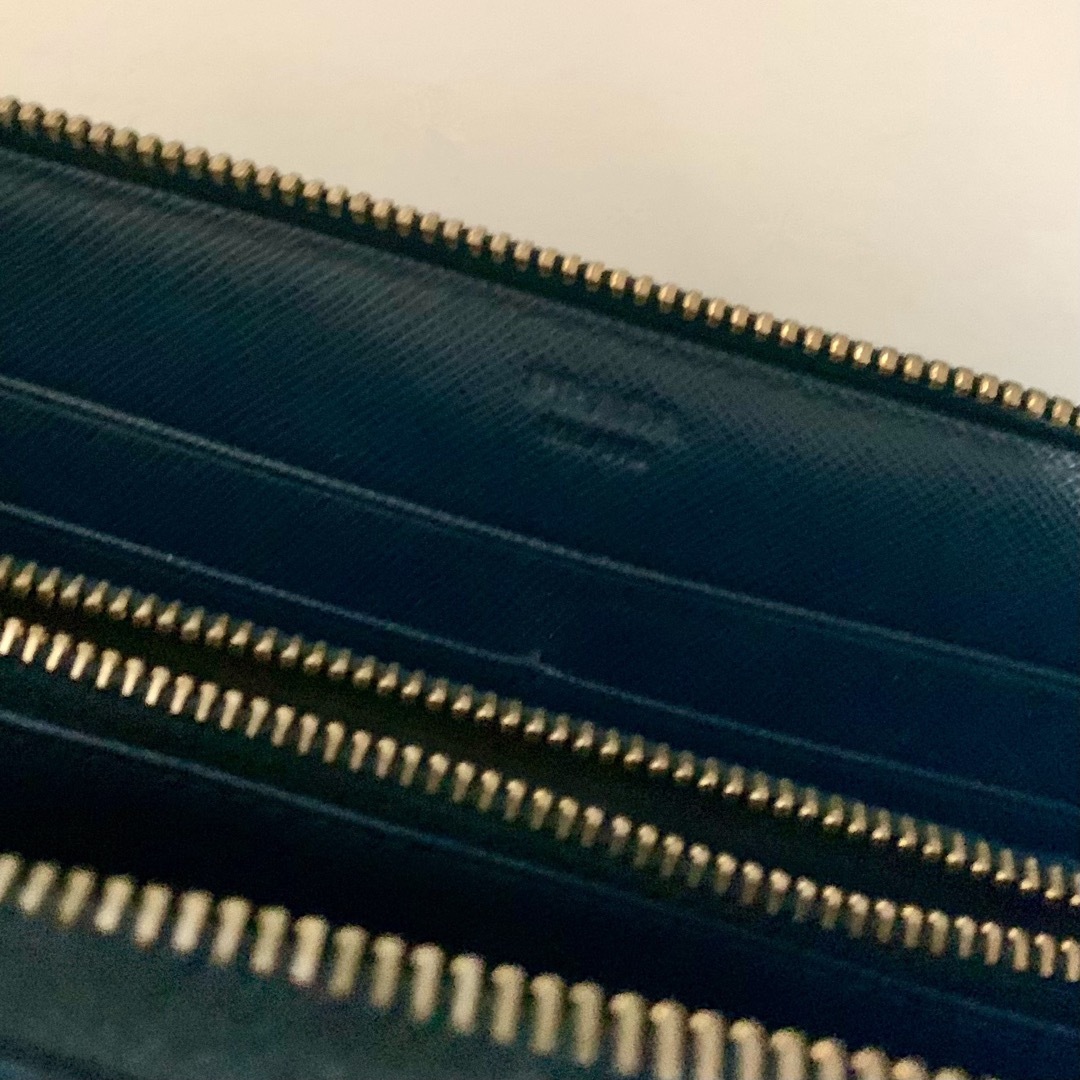 PRADA(プラダ)のPRADA プラダ　財布　長財布　サフィアーノ　ラウンドジップ　正規品　レザー レディースのファッション小物(財布)の商品写真