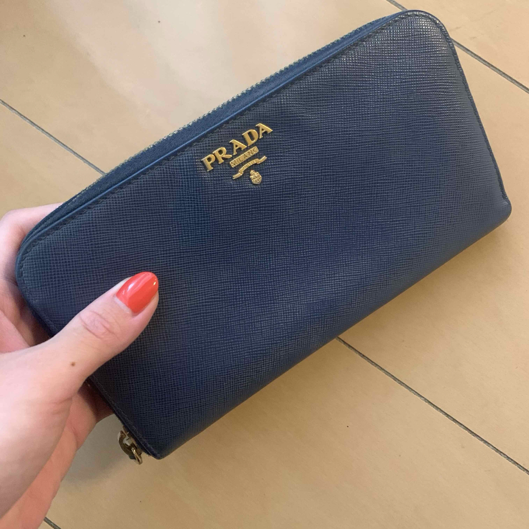 PRADA(プラダ)のPRADA プラダ　財布　長財布　サフィアーノ　ラウンドジップ　正規品　レザー レディースのファッション小物(財布)の商品写真