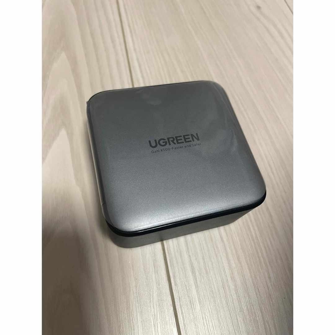 UGREEN(ユーグリーン)のURGREEN Nexode 急速充電 100w  保護シール付き スマホ/家電/カメラのスマートフォン/携帯電話(バッテリー/充電器)の商品写真